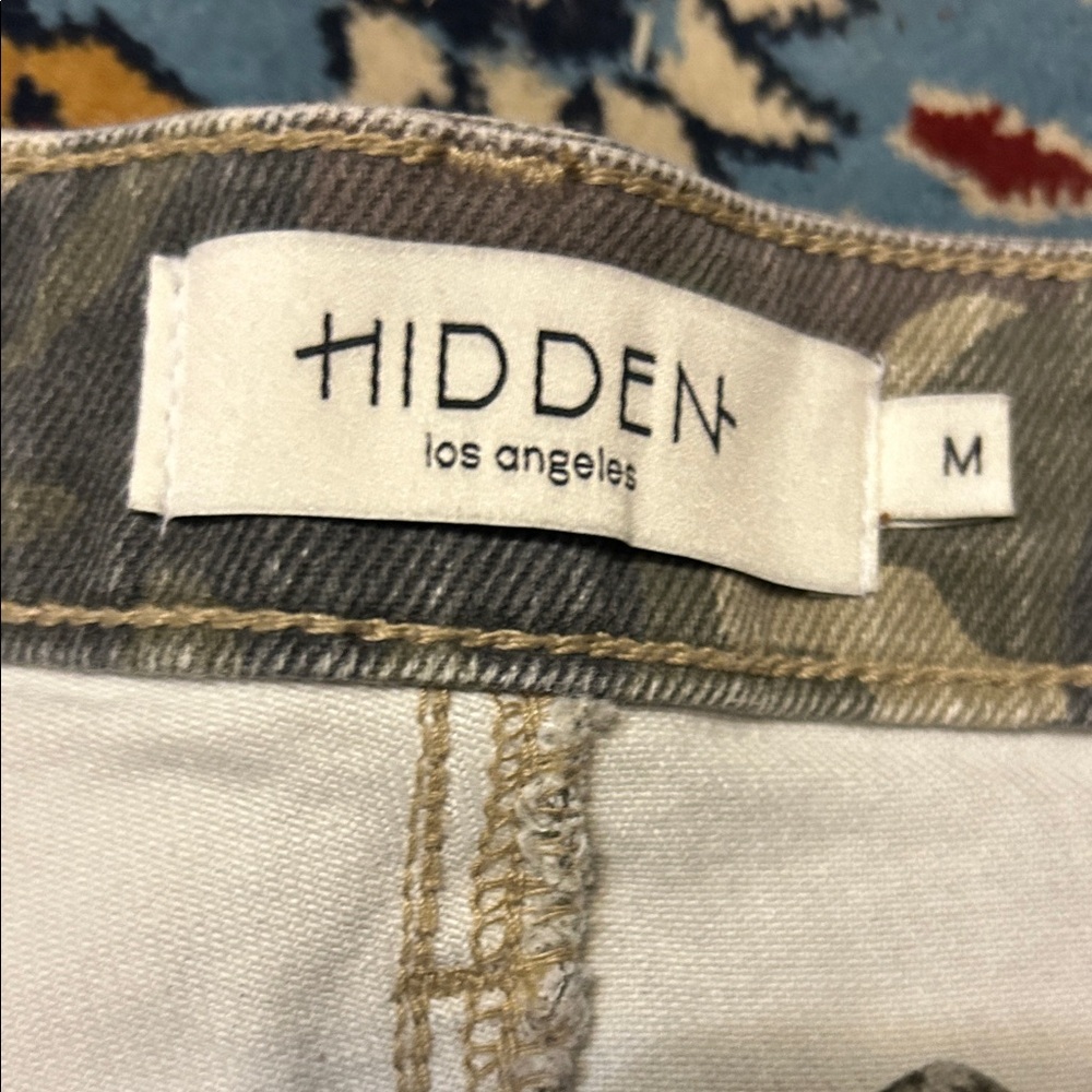 Hidden Finn Stretch Cargo Shorts NWT Size Medium Camo - Picture 7 of 8